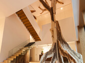 Treppe ins Obergeschoss