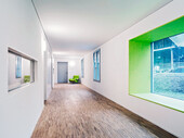 Plenty of space for meetings in the corridors