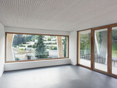 Free view to the outside thanks to large window fronts