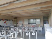Intérieur d'une salle de classe.