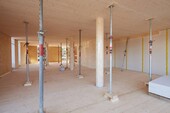 Während dem Aushärten des Giessharzes müssen die Geschossdecken zusätzlich abgestützt werden