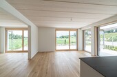 Innenaufnahme mit Wand- und Deckenelementen