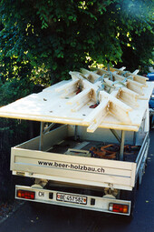 Livraison grille de support repliée